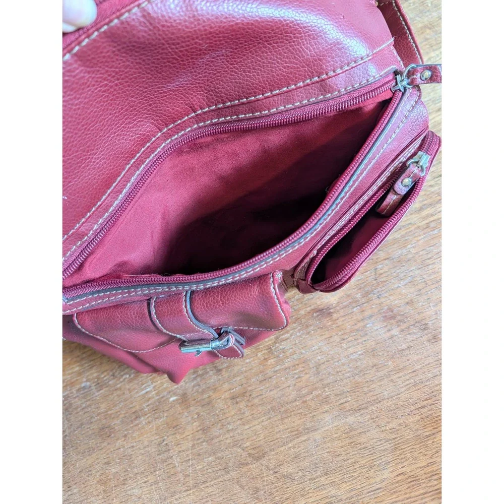 Relic by Fossil Burgundy Red Pebbled Crossbody Bag Organizer Purse Buckle Y2K